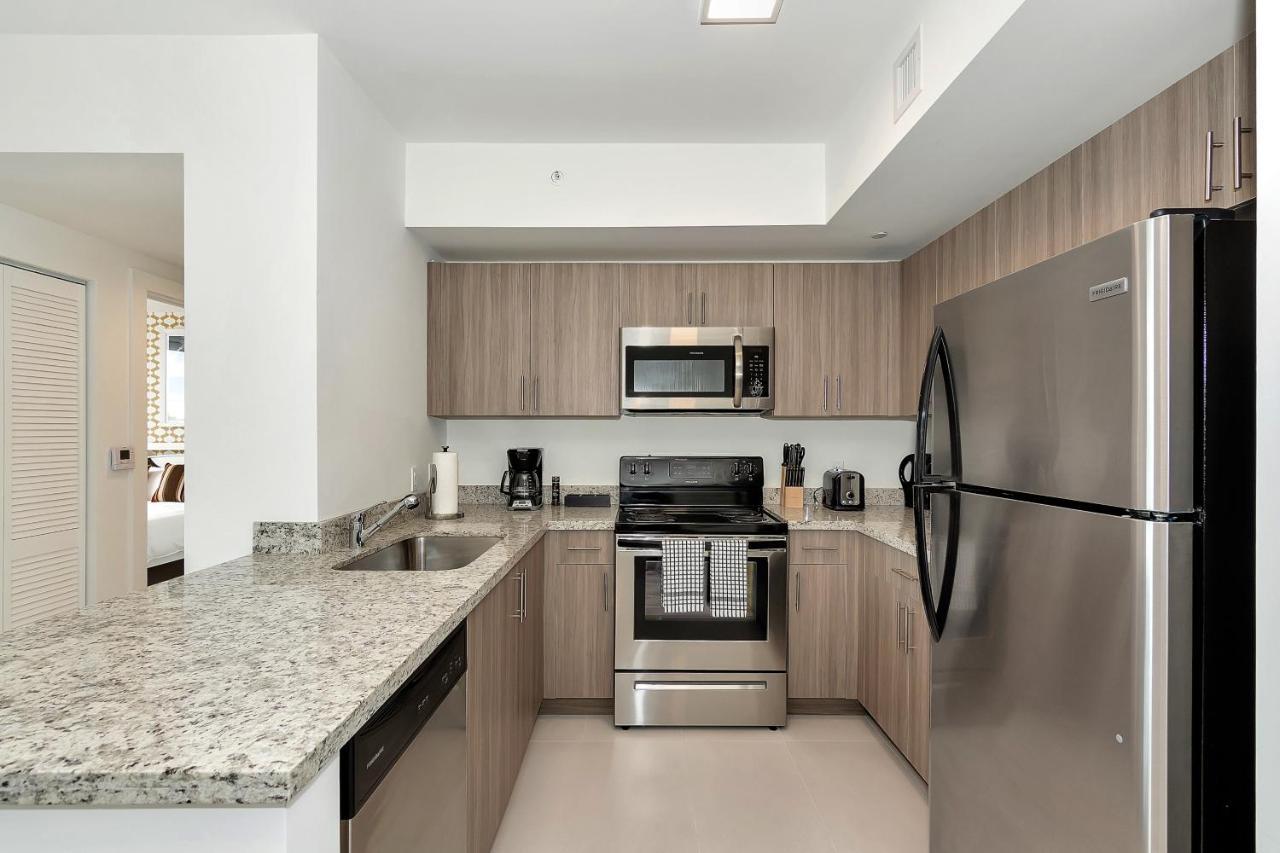 Roami At Grove 27 Apartment Miami Luaran gambar