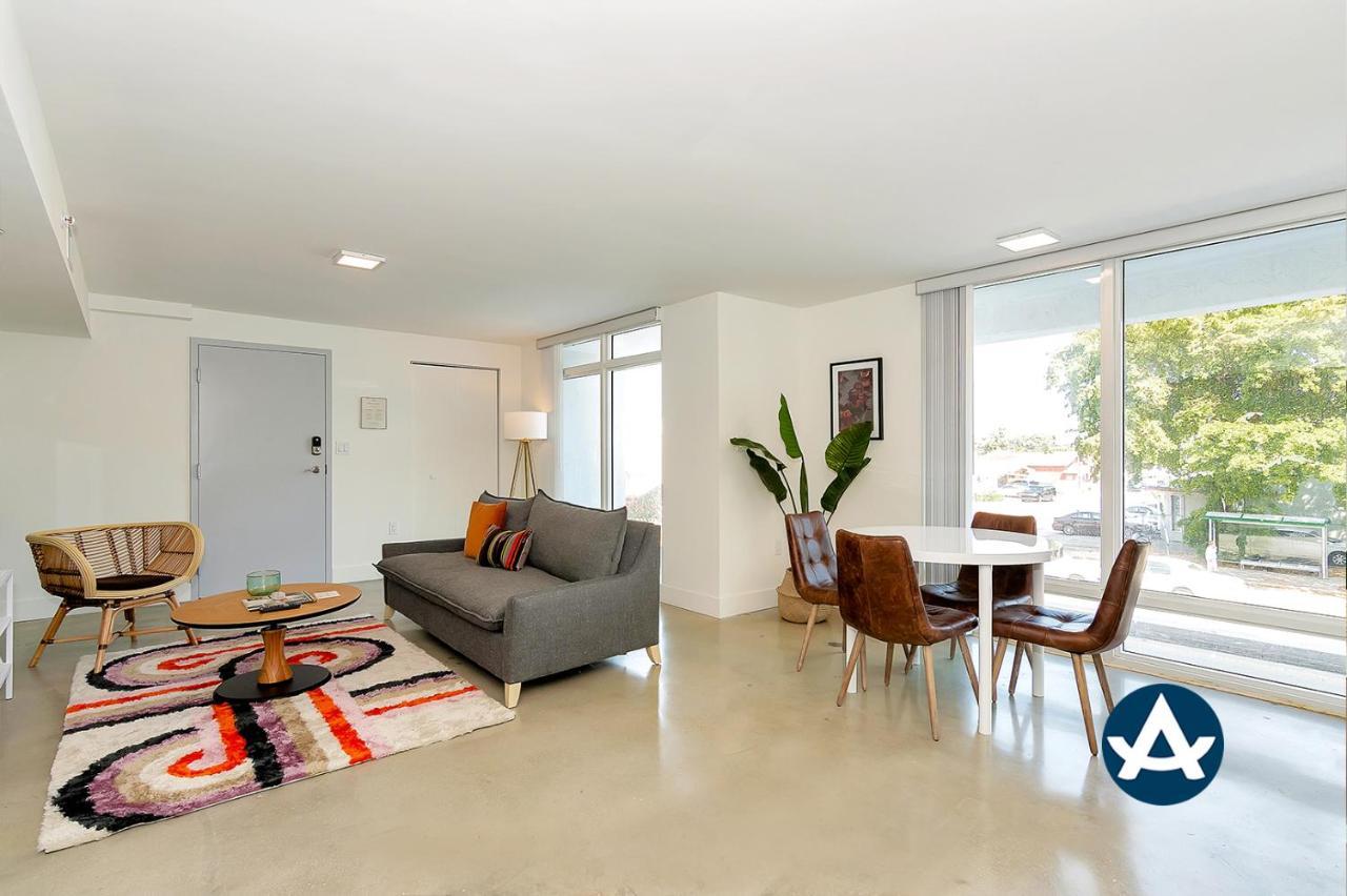 Roami At Grove 27 Apartment Miami Luaran gambar