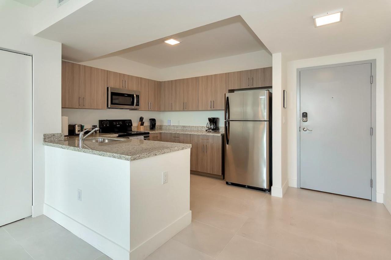 Roami At Grove 27 Apartment Miami Luaran gambar