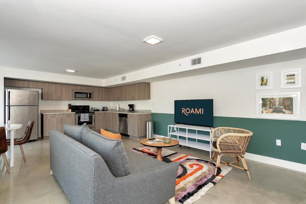 Roami At Grove 27 Apartment Miami Luaran gambar
