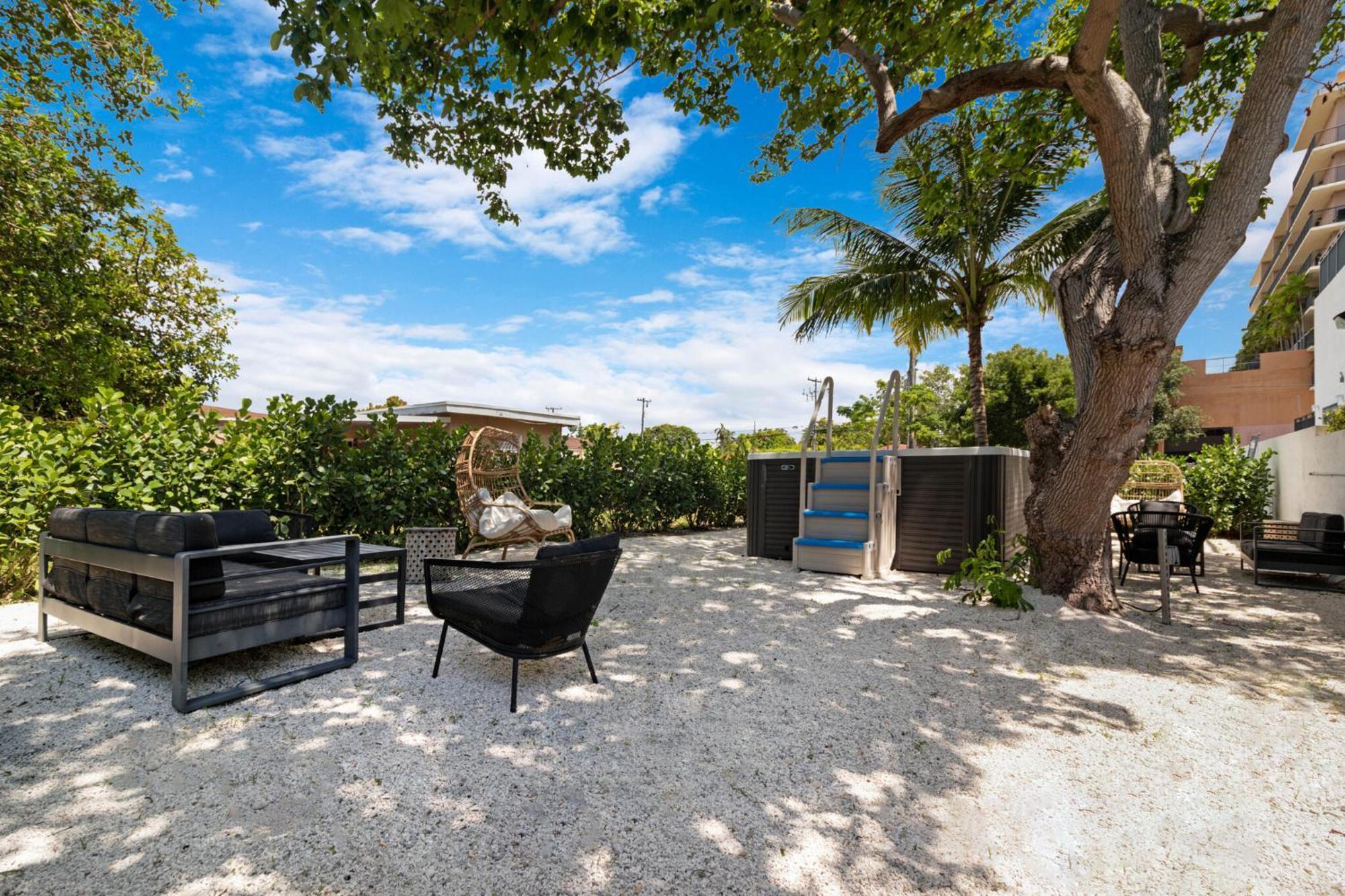 Roami At Grove 27 Apartment Miami Luaran gambar